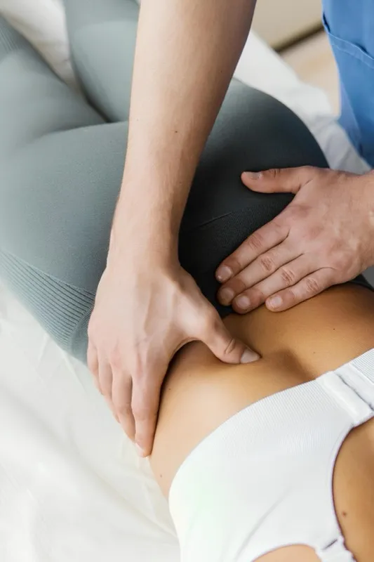 Techniques ostéopathiques douces du bassin et de l'abdomen